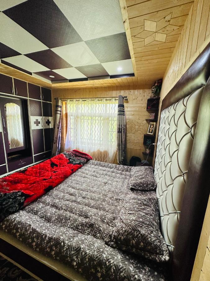 Sheen Homestay Гулмарг Екстериор снимка