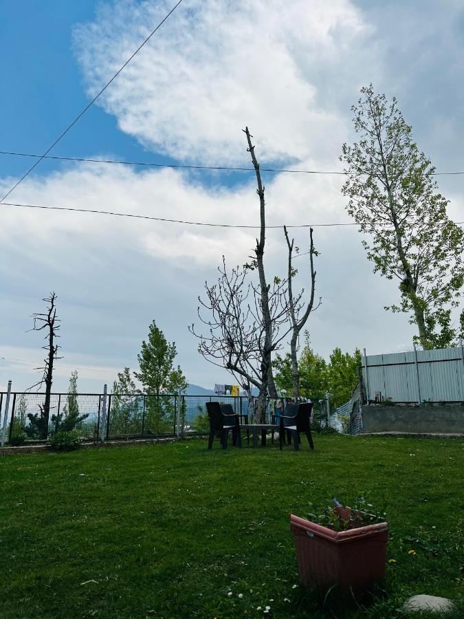 Sheen Homestay Гулмарг Екстериор снимка