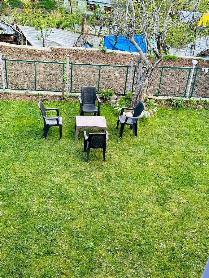 Sheen Homestay Гулмарг Екстериор снимка