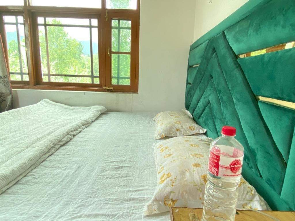 Sheen Homestay Гулмарг Екстериор снимка