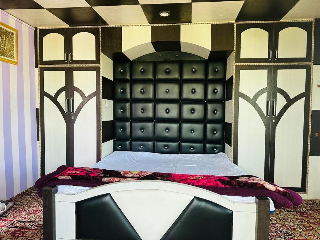 Sheen Homestay Гулмарг Екстериор снимка
